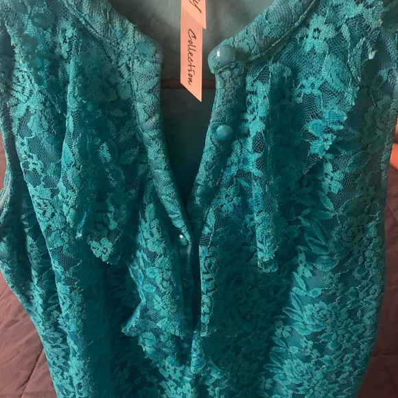 NWT. NY collection sleeveless ruffle lace top. - Picture 2 of 4